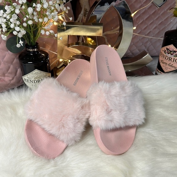 STEVE MADEN PINK FAUX FUR SLIDES 9 - Picture 1 of 5